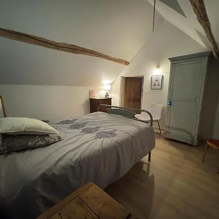Gite Independant Pouvant Accueillir Jusqu'A 6 Personnes, Situe Dans Une Foret Saint-Parize-le-Chatel Extérieur photo